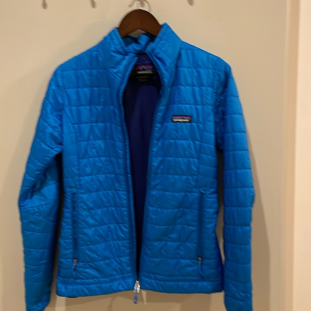 Women’s Patagonia jacket, size extra small, Blue in excellent condition
